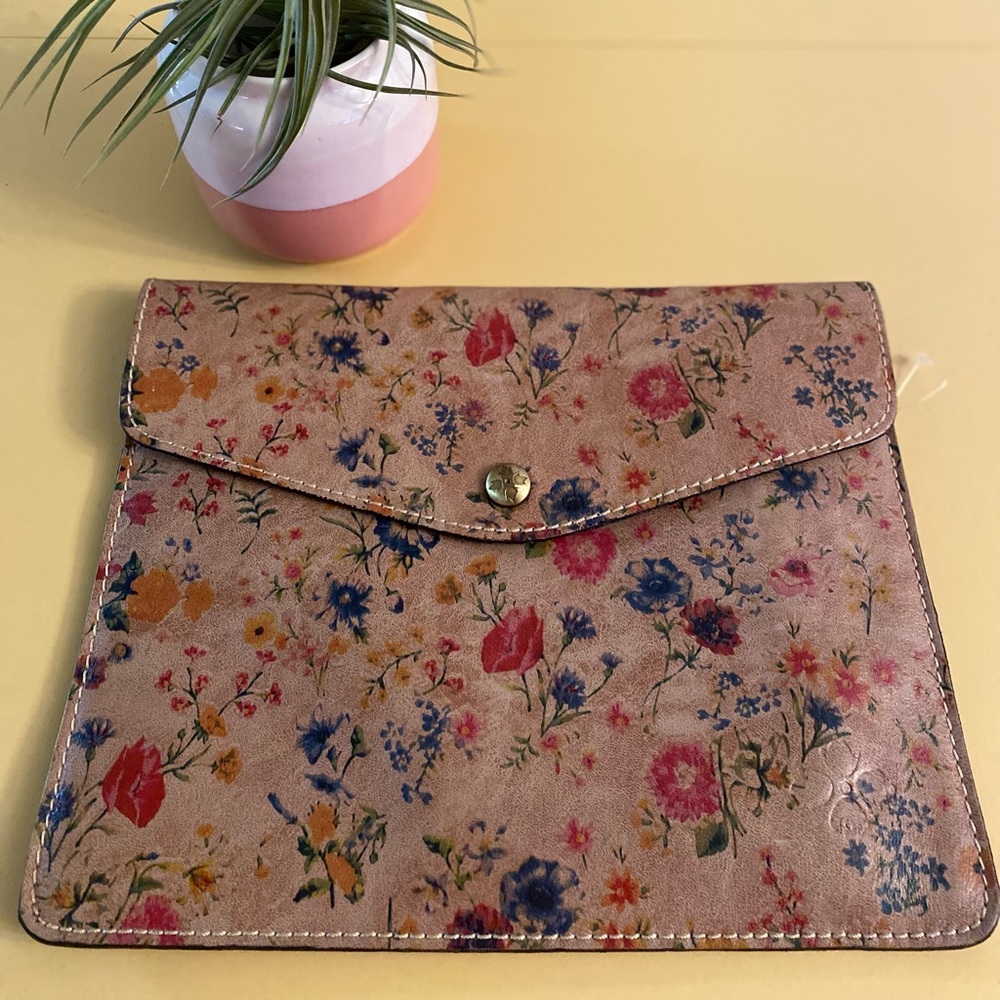 Patricia Nash Midi Leather iPad case - vintage inspired!